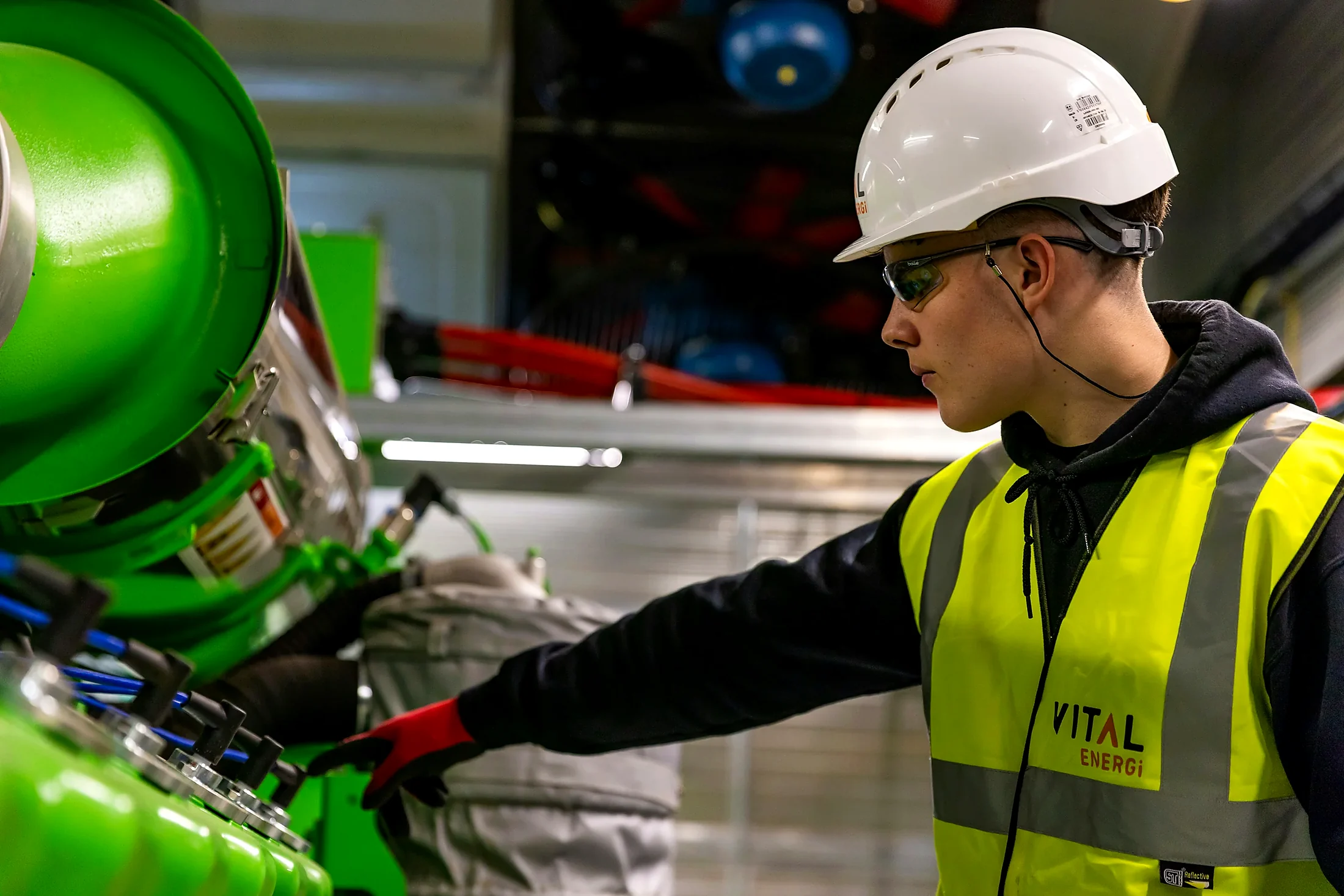 Set risk-based pre-use, planned and functional inspection intervals for guards and safety devices.
